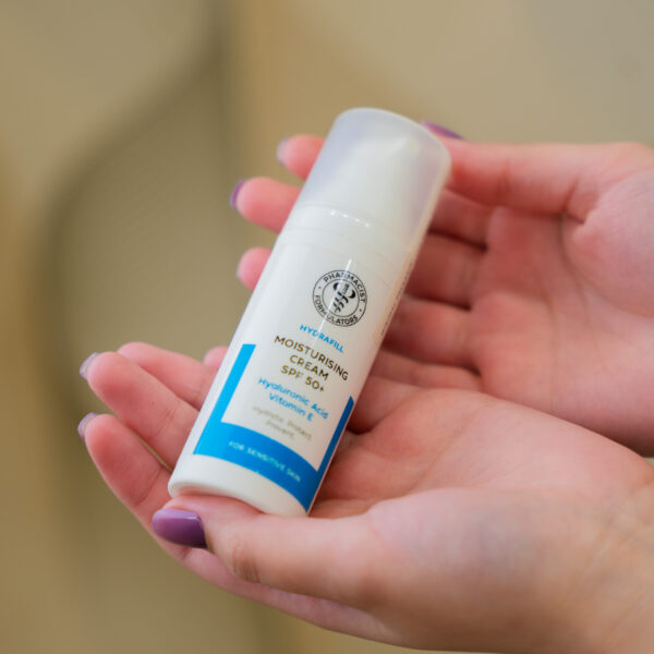 PF MOISTURISING CREAM (3IN1) SUNSCREEN SPF50+ VIT E - Image 3
